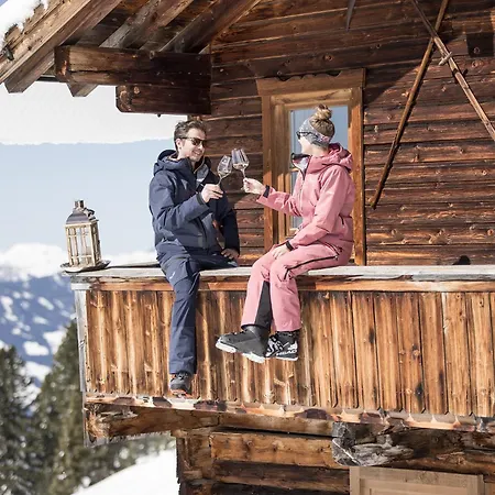 فندق Mygoodlife & Bar 4*