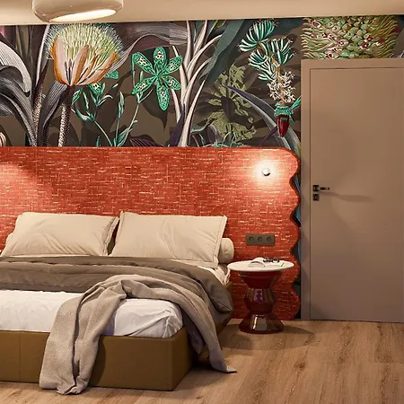Отель Mygoodlife & Bar 4*