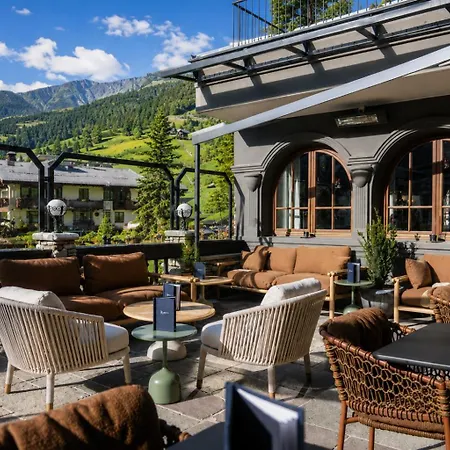 Mygoodlife & Bar Отель 4*